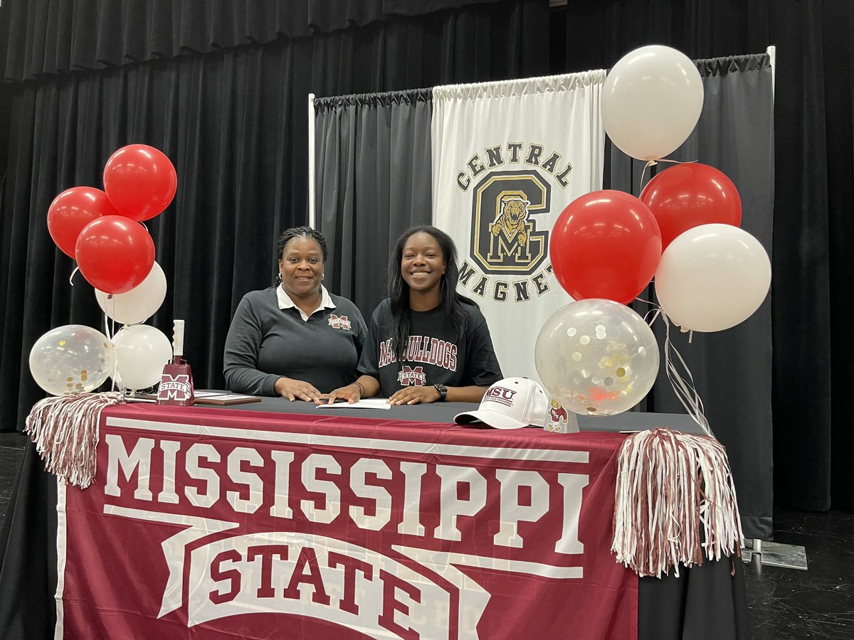 CMagTigers's tweet photo. Congrats to Noella Obi who signed today to play volleyball at Mississippi State University! @CentralMagnetVB @cecil_joyce https://t.co/hNGWFjn6YQ