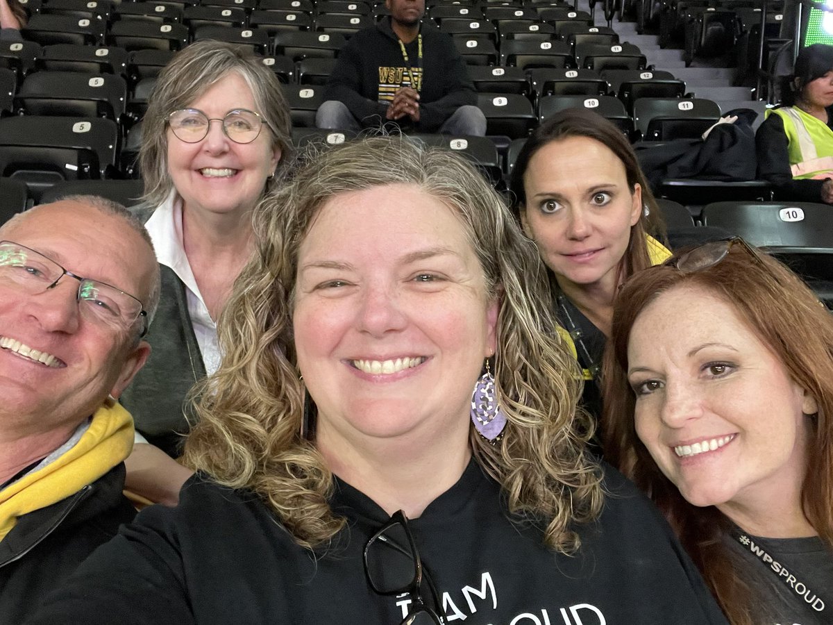 Teamwork makes the dream work! We helped hand out lunches to over 2,000 of our <a href="/WichitaUSD259/">Wichita Public Schools</a> 8th graders at the <a href="/GoShockers/">Go Shockers</a> Women’s basketball game. #watchus