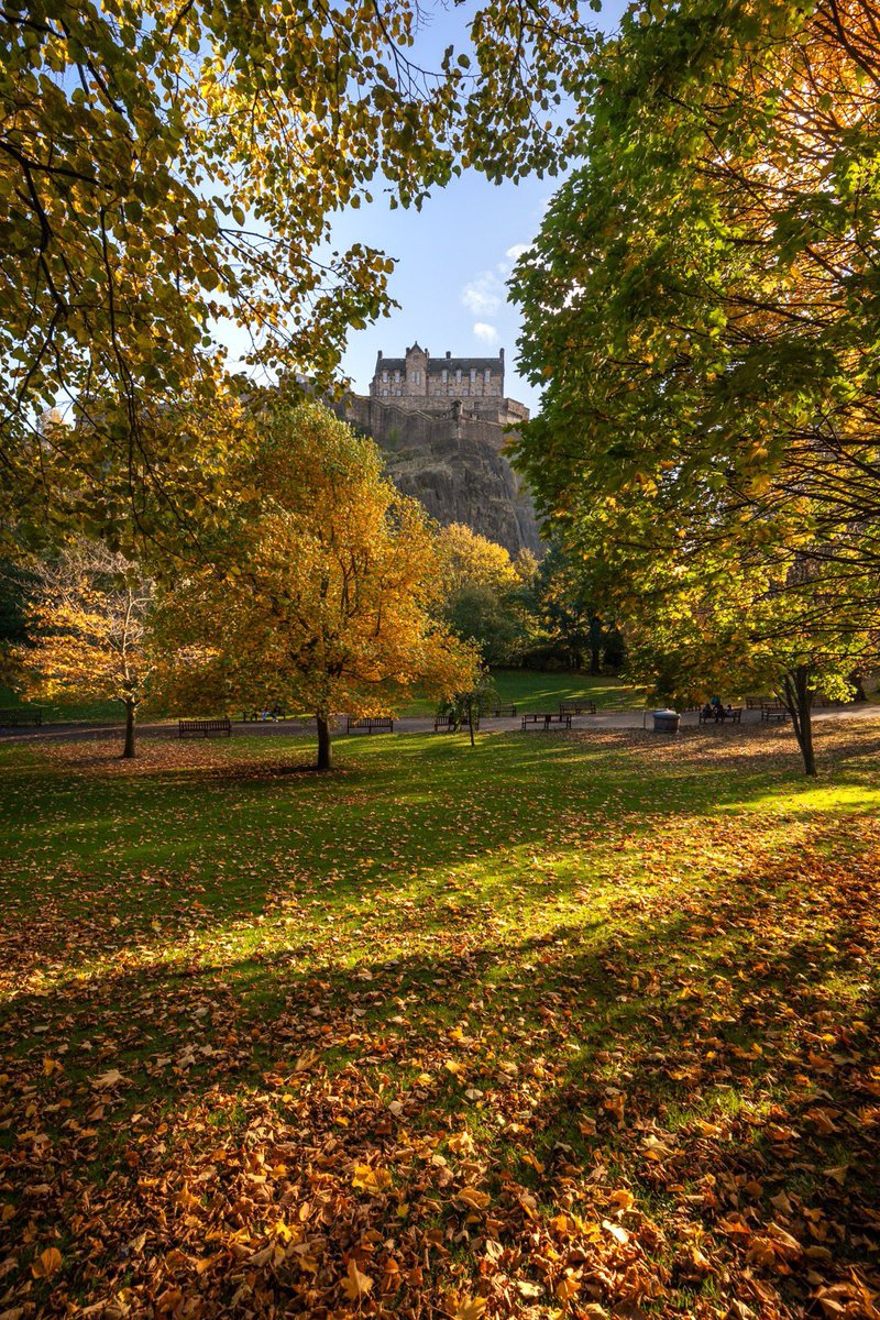 Autumn in the Gardens Princes Street Gardens have been vibrant with colour. What better place to view @edinburghcastle at this time of year. @VisitScotland