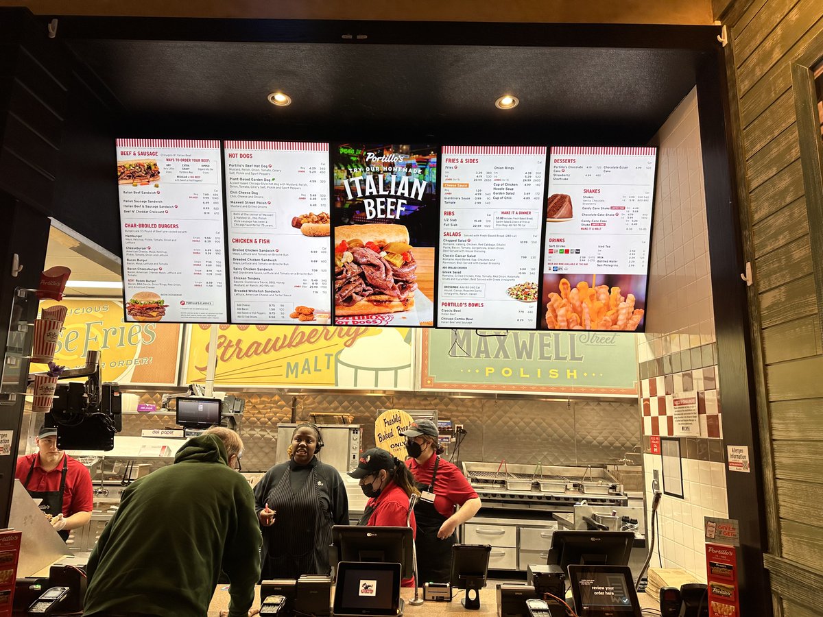 md_eun's tweet photo. Thank you, residents and faculty @RushUrology for the kind invitation for Visiting Professorship. Chicago is known to be a bit chilly but not when the hospitality is so warm &amp; personable. Tie is off, sleeves rolled up enjoying Chicago style Portillos hot dogs before flying to PHL https://t.co/mi5YrobrIP