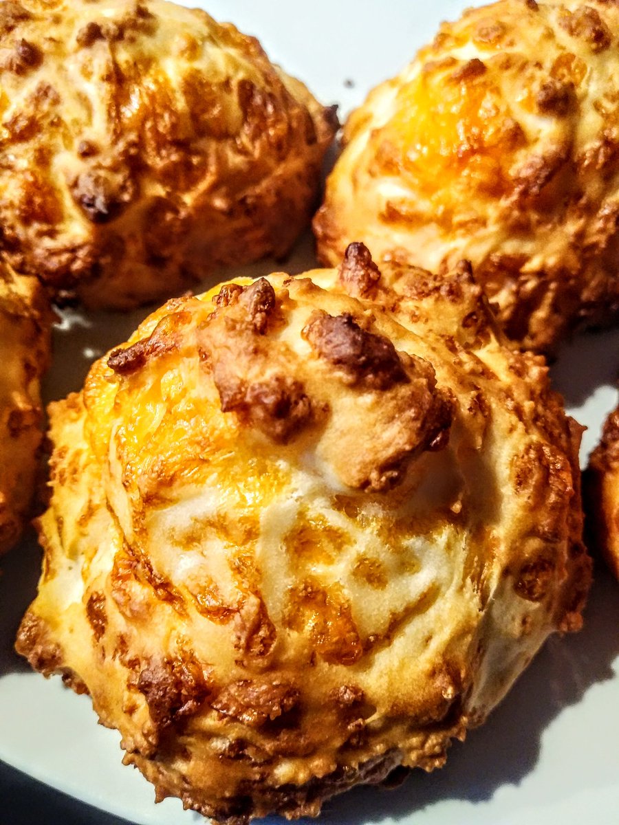 amybettyallen's tweet photo. Perfect cold morning for homemade cheddar biscuits.
#cheddarbiscuits #fallbaking https://t.co/CW1ZHfT5fr