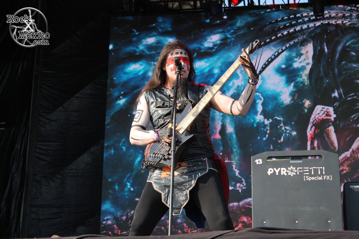 El buen León (bass) de la banda Cemican presentándose en el Hell and Heaven Metal Fest 2023 🔥

<a href="/CEMICANband/">Cemican</a> #hhfest #Hellandheavenopenair <a href="/HHOpenAir/">Hell And Heaven Open Air</a> #RockxMéxico #Metal