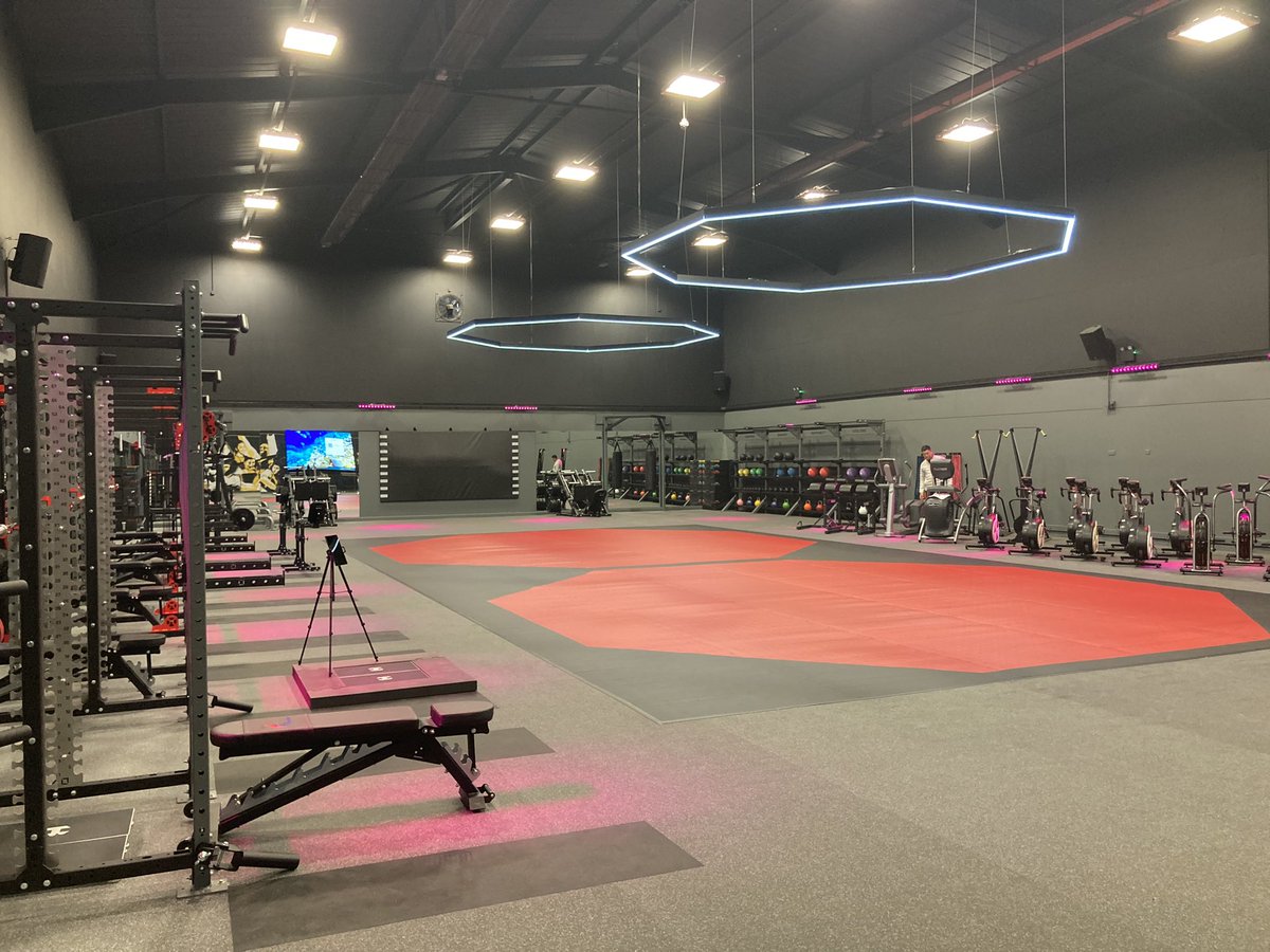 Great to be @GBTaekwondo today for the unveiling of the new gym. Thanks for the invite @DavidDrakeCoach 

The PhD work of @adamkirkwood99 with @GBTaekwondo is really starting to take shape @stebbina @laurencebirdsey @McrInstSport