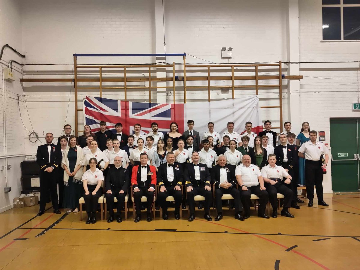 This week is one of #Rememberance for @URNUYorkshire. We had our Trafalgar night mess dinner, with Cdr Crosby RN as our Guest of Honor, saluting all those sailors involved and their sacrifice. We have also been continuing our @PoppyLegion collecting too around #Yorshire. #URNU