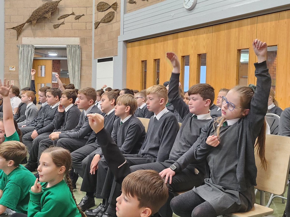 Y6EngMartyrs's tweet photo. Vince Gleghorne, the brilliant author of 'Bugsoup' visited our children today. Year 6 had so many questions to ask him! #EnglishAtEM #vincecleghorne https://t.co/bwUH3O3e8P