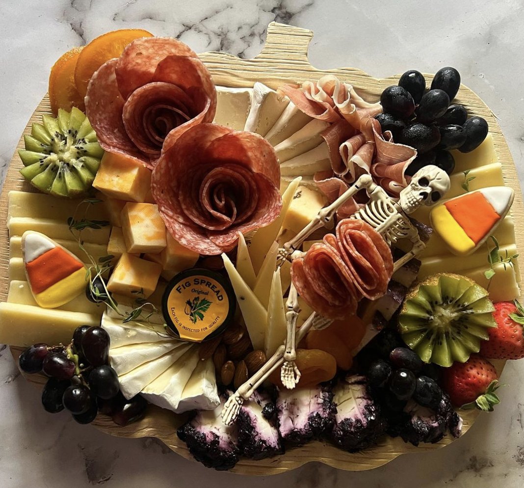 Halloween may be over but we still can't get over @cheeseallthatnj's board! 💀🧡 Thank you for letting us post this!