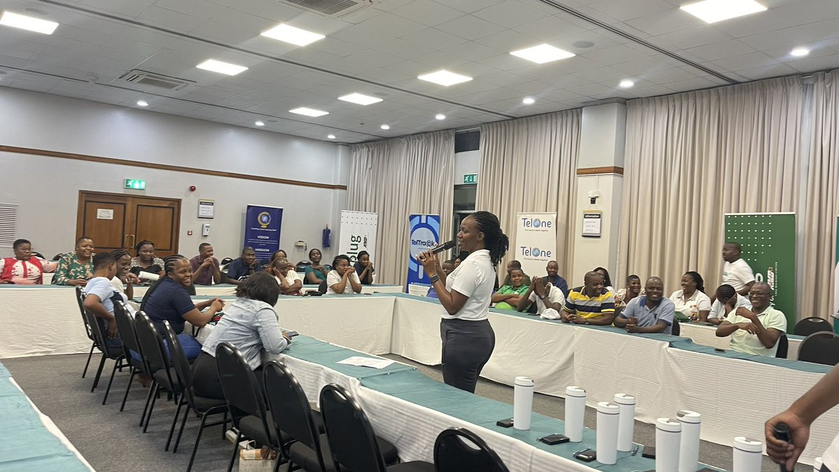 CCAZ2's tweet image. Day 1: quiz night hosted by Ecocash Holdings CX Managers @MhembereVongai and @simba7ndo courtesy of @EcoCashHoldings 
#cxconvention
#customerexperience
#ccaz
#teamservice