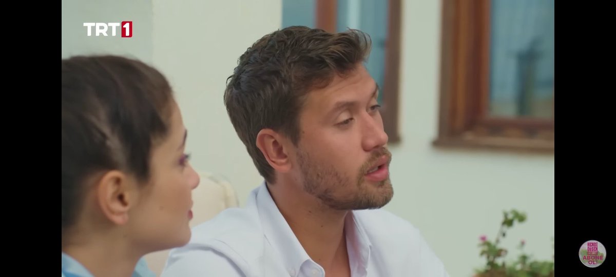 lm114ll's tweet photo. Alp no puede confesar sus sentimientos
Deniz y el hablan en codigos el se ve bastante nervioso
Son tan dulces 😻😂❤️
#KendiDüsenAğlamaz #AlpDen https://t.co/3R2GXqdcU0