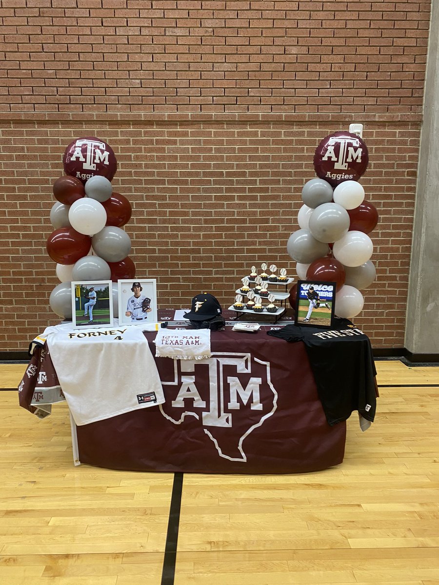 Justin_D_James's tweet photo. It’s Signing Day for @Forney_Rabbits! We’re proud of these Jackrabbit athletes and the futures ahead of them! #JackrabbitSigningDay #SigningDay23 https://t.co/HKKQ7Jo5tQ