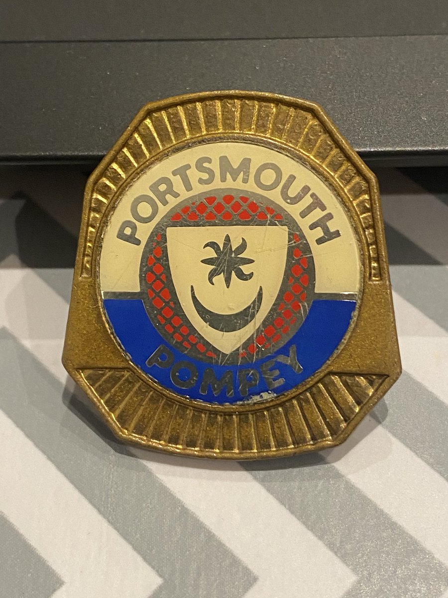 the3rdmitchell's tweet image. Just been passed this from my father in law. Anyone any ideas on the history?……..cool little pin badge
@PompeyHistory @Pompey
