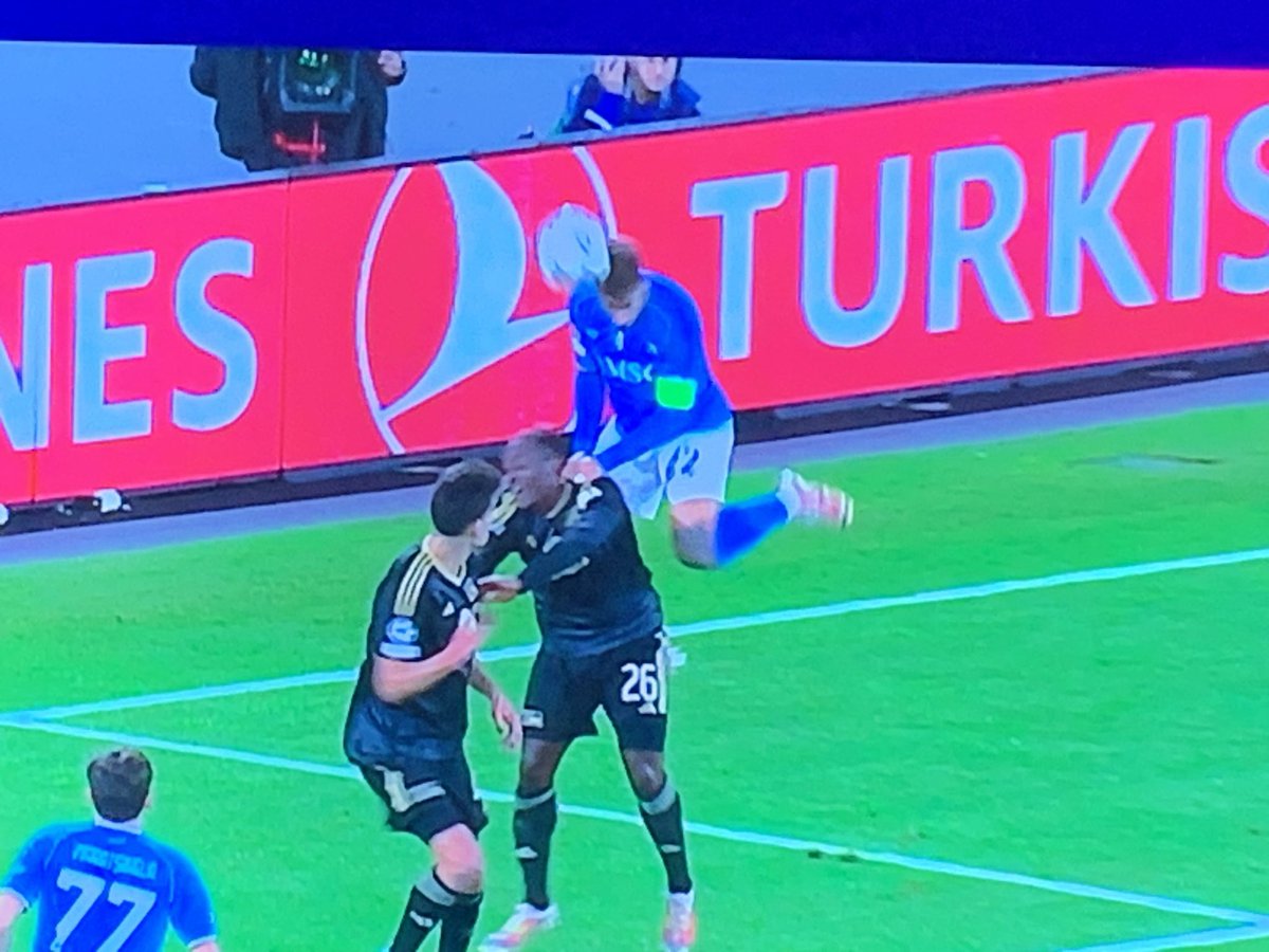 Paddy Power tweet media