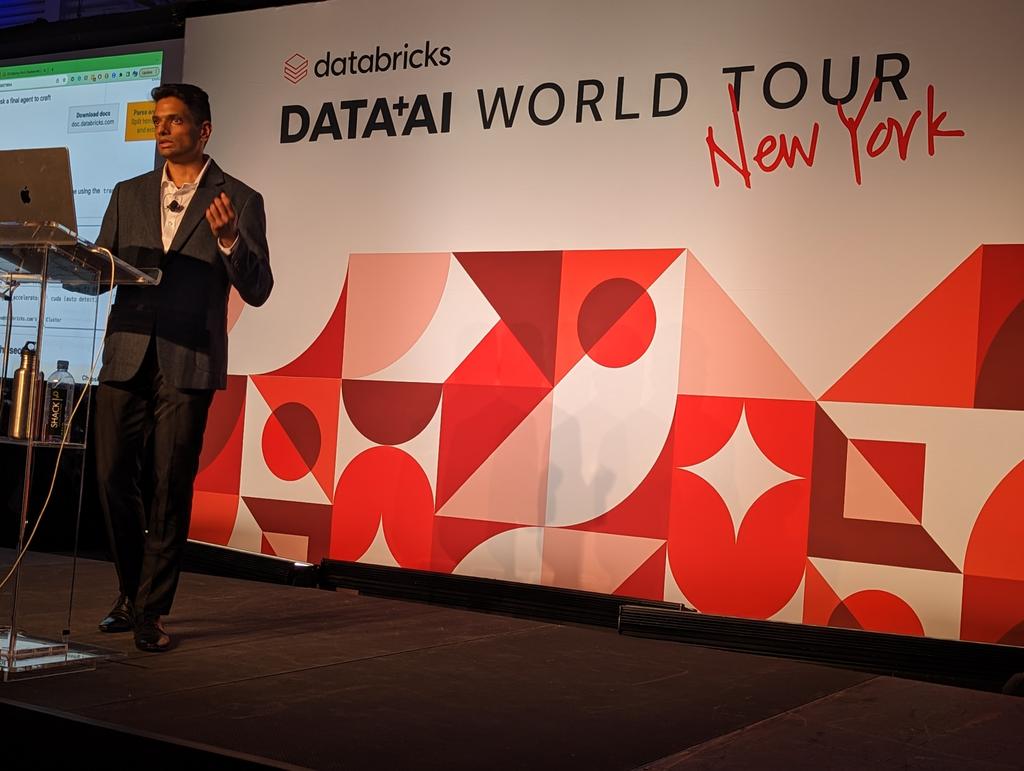 moon's tweet image. #GenerationAI @databricks #DataAIworldtour