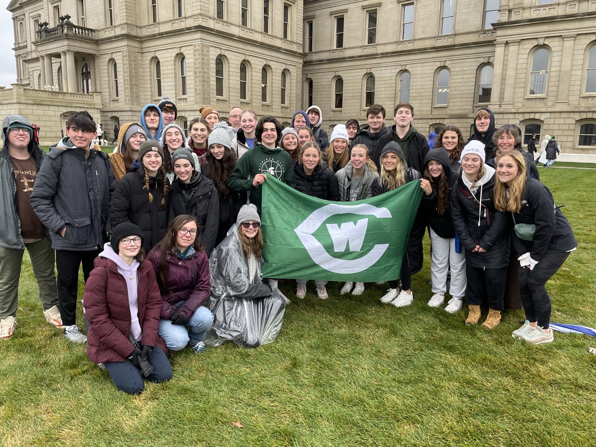 NugentGrcss's tweet image. Students from ⁦@GRWestCatholic⁩ attended the Michigan March for Life in Lansing to bear witness to the sanctity of human life.