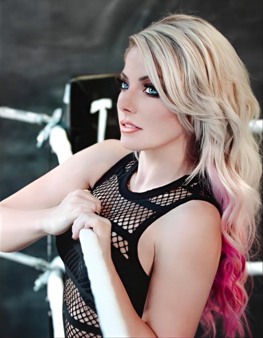 Haven&rsquo;t done this in a while. And we all know who it is. Today and every day 🥰🥰🥰 #WCW #AlexaBliss https://t<a href="/tag/wcw"class="tags"><span>#wcw</span></a><a href="/tag/alexabliss"class="tags"><span>#alexabliss</span></a>