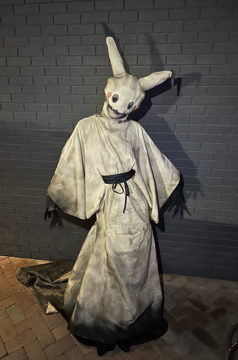 astrudqueen's tweet photo. Mimikyu 👻 https://t.co/lbI8zaUJc5