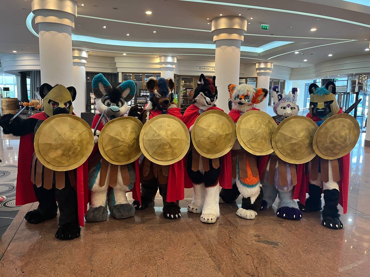 A ferocious team of Swiss Spartans at #FBL11 !
Am i the most fearsome ? yes

Thanks to our great leader <a href="/HowdyTheWolf/">Howdy 🐺</a>