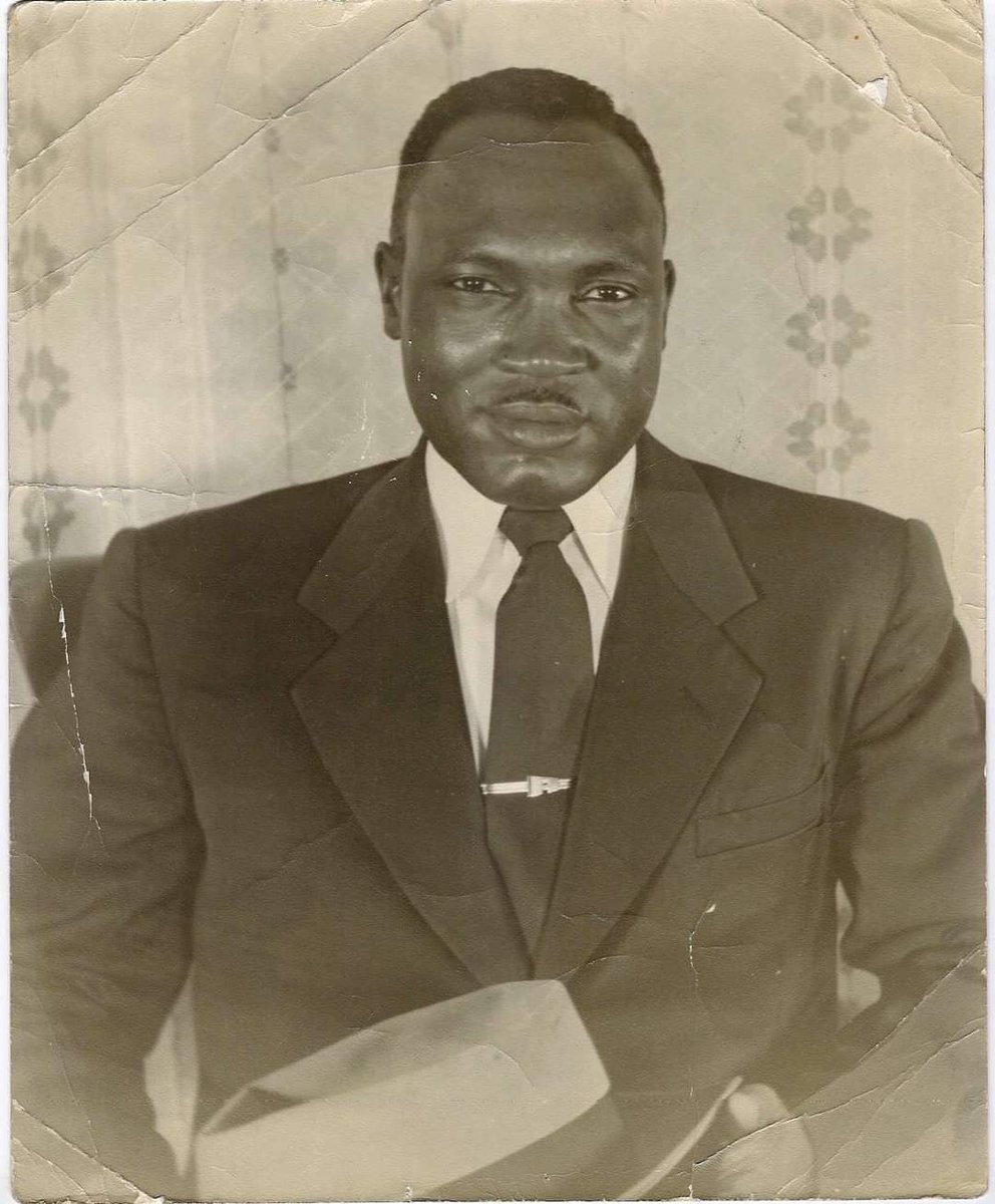 iamvaljones's tweet image. Daddy said it's an EMPHATIC NO!! U know why. No shrooms, philosophical lies or tainted money can climb this wall. Demonry without accountability has ITS price. And all clowns DON'T go to heaven. 🪐

Mom &amp;amp; I looking away now. 

#SaturnReturn
#SaturnLessons
#VeryReal
#Very
✌🏿
🕊