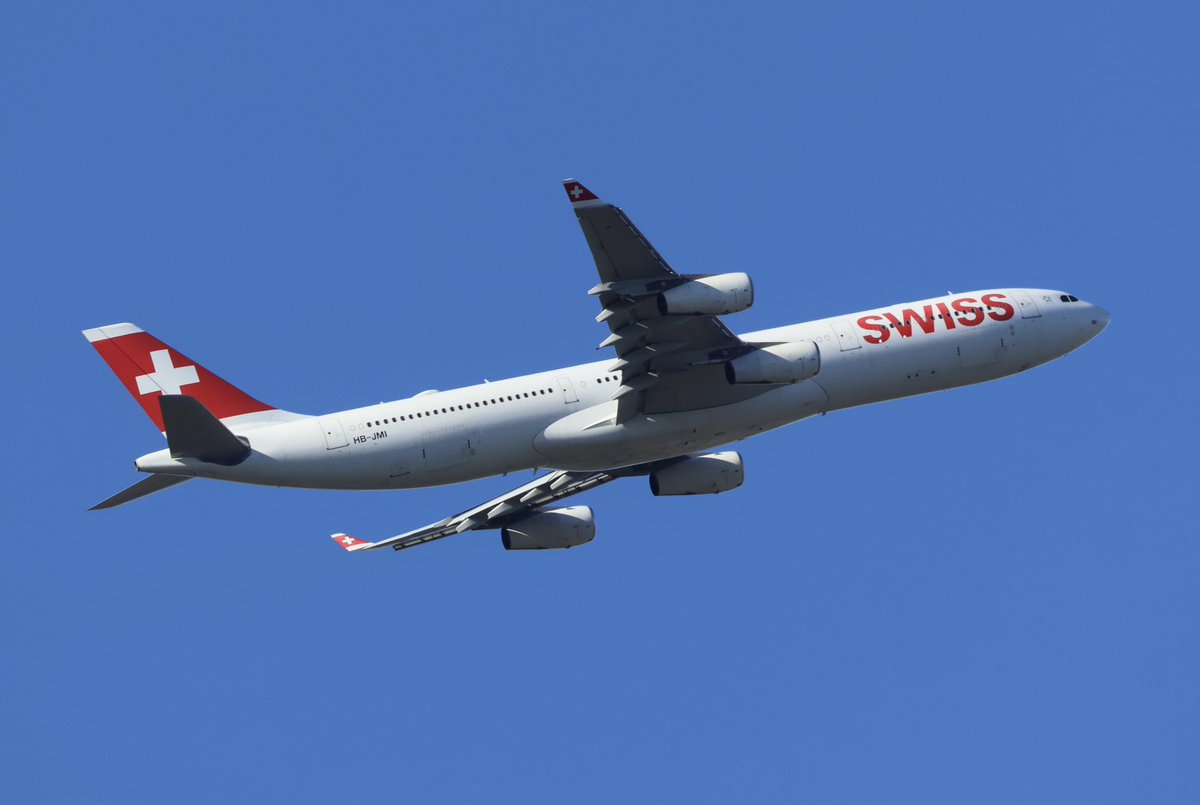 JustinaAngstma1's tweet photo. PLANESPOTTING ZRH AIRPORT 
from my home place 08.11.2023
🇨🇭🥰🇨🇭Swiss Airbus A340-313
RegNr: HB-JMI
🌎 ZRH AIRPORT 🇨🇭 @zurichairport
✈️@flyswiss / ⚒️@airbus
📂Airbus A340-313
~~~~~~~~~~~~~~~
#flyswiss #swiss #swissairlines #hbjmi #a340 #airbus #airbusa #switzerland #zurichairport https://t.co/mRAj6kNg6i