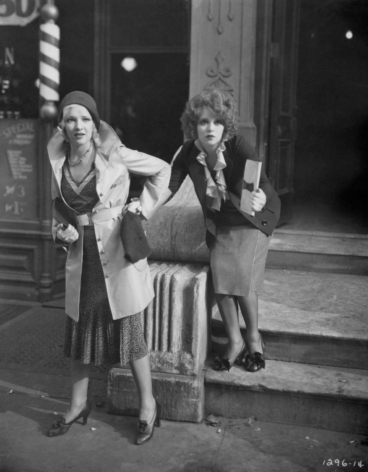 TinseltownTwins's tweet photo. Dixie Lee with Clara Bow in No Limit (1931). #ClassicGirlOfTheWeek #DixieLee https://t.co/uULAfSgl6U