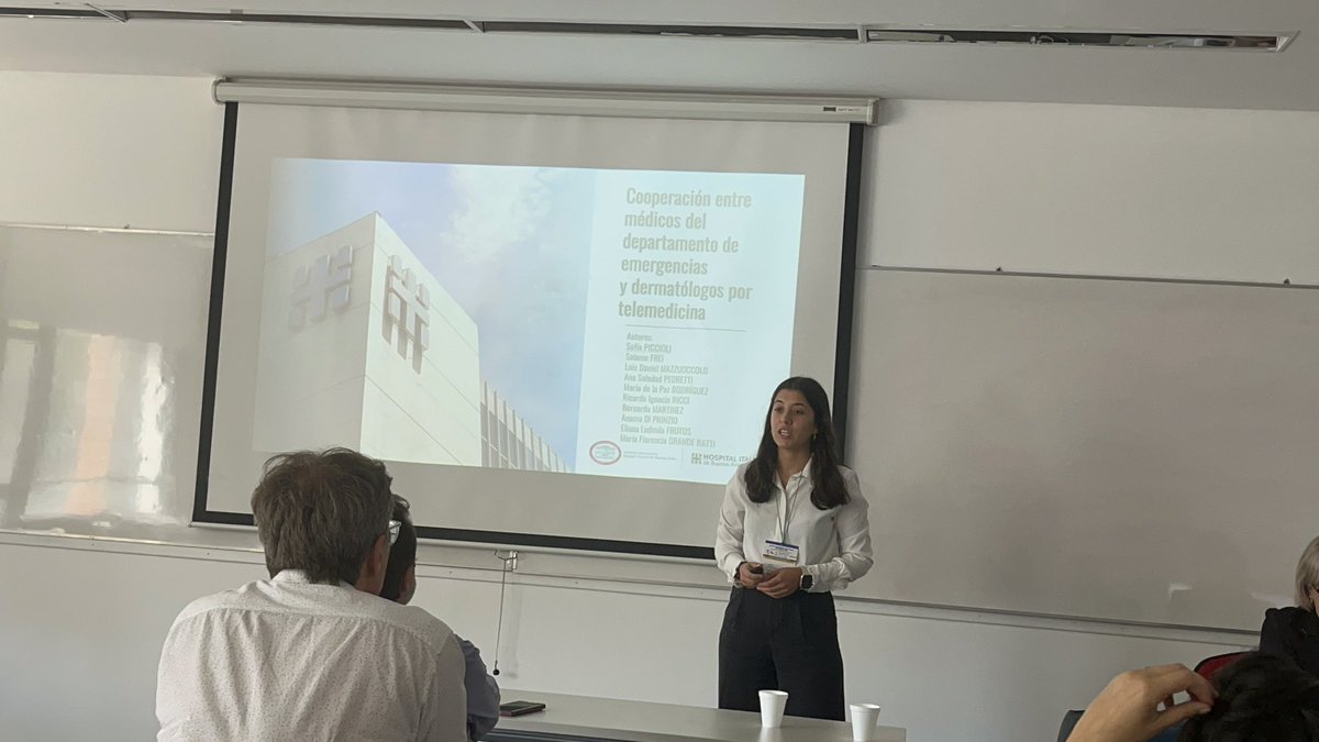 FlorGrandeRatti's tweet photo. #CongresoSAM de @MedicinaSAM 

Trabajo de linea @CEA_HIBA Cooperacion entre medicos del departamento de emergencias y dermatologos por telemedicina.

Presentó Sofia Piccioli (estudiante de medicina, del IAR en @IUHIBA), de Programa ESIN. https://t.co/RO0ZPk9k15