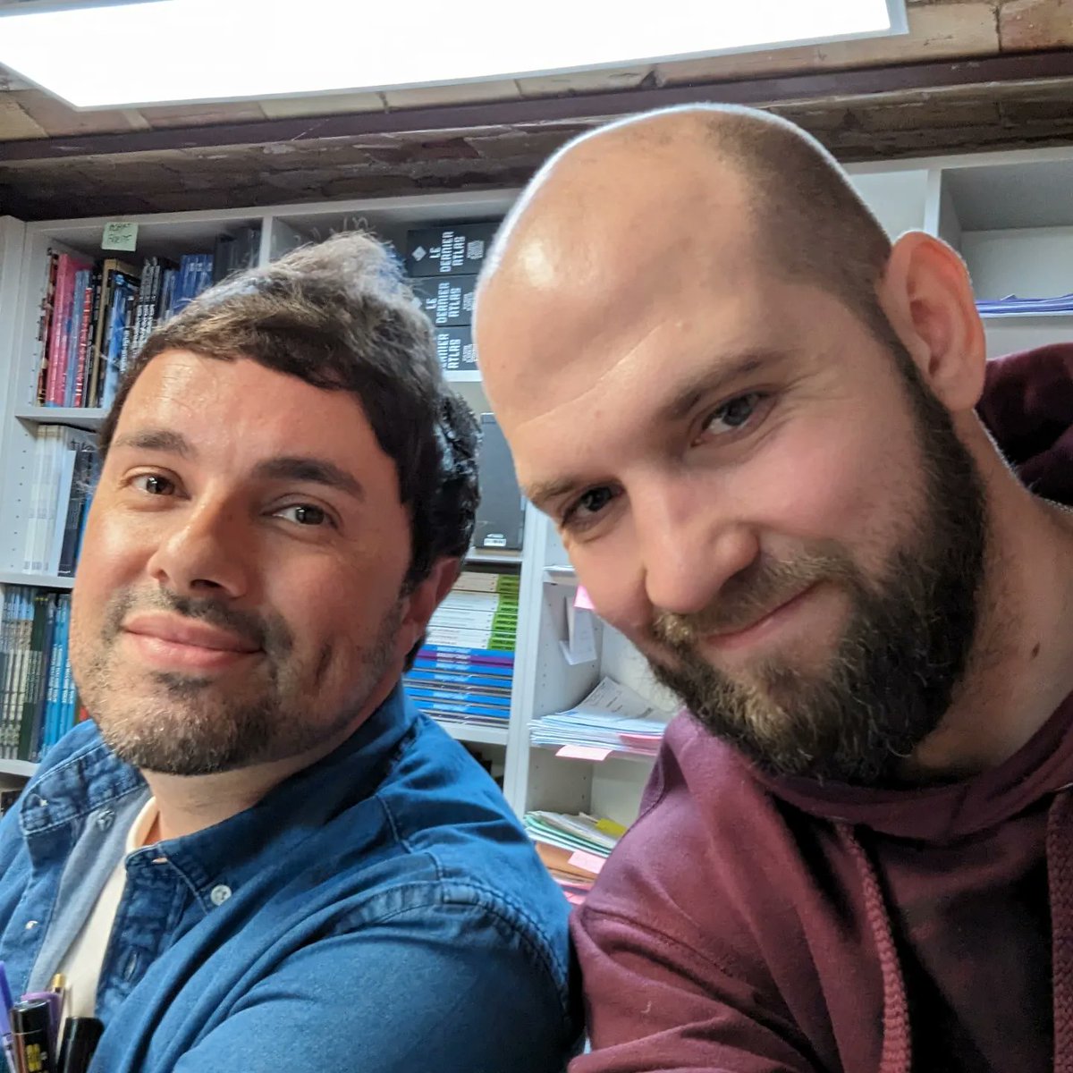 mangasmadeinFR's tweet photo. Une belle rencontre aujourd'hui à la librairie Alès BD/Alès Mangas avec Mr Tan (@antoinedole), scénariste de #mortelleadele, mais aussi scénariste chez Glénat Manga (@Glenat_Manga) avec "The Lapins Crétins - Luminys Quest" et "Jizo"
...
⬇️⬇️ https://t.co/n5eWNOolQt