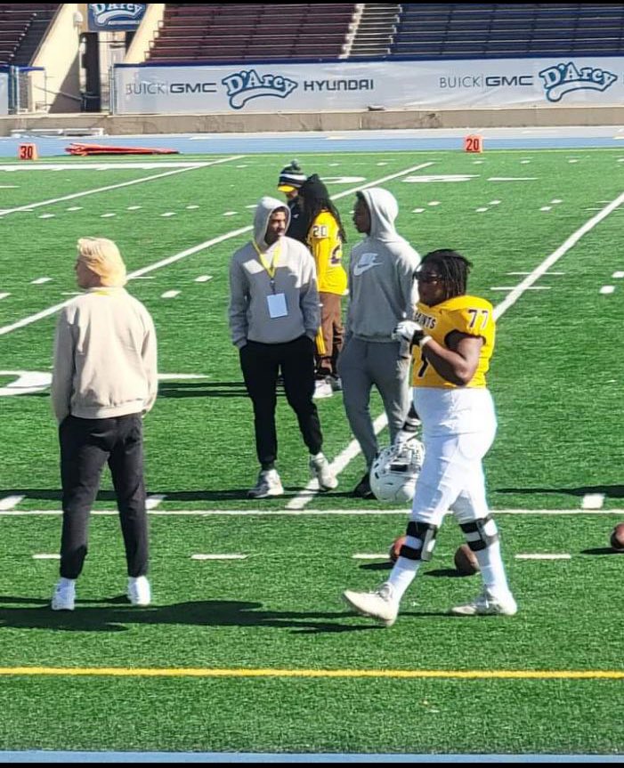 _TylerNichols29's tweet photo. Thank you @USFSaintsFB @CoachStekala for the game invite https://t.co/BLmbm7viIX
