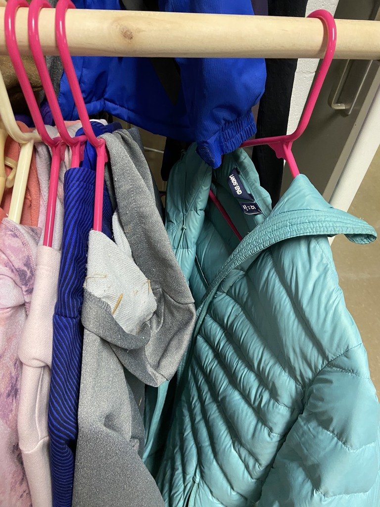 I'd love to return your lost and found items! Today, I found 2 jackets and a water bottle with names! That's 3 out of over 200 items! The weather changes; the lost and found grows! photos.app.goo.gl/ikFgiHtUhhtz4c…