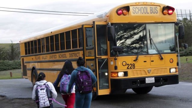 WorldKnownledge's tweet photo. En 2016, un bus scolaire a circulé pendant deux jours en transportant des enfants ... avec des explosifs dans le bloc moteur ! 

Le responsable ? La CIA ! 

Le bus avait été utilisé pour des exercices et les agents avaient tout simplement oublié les explosifs en question ! https://t.co/dB7XsGVz1q