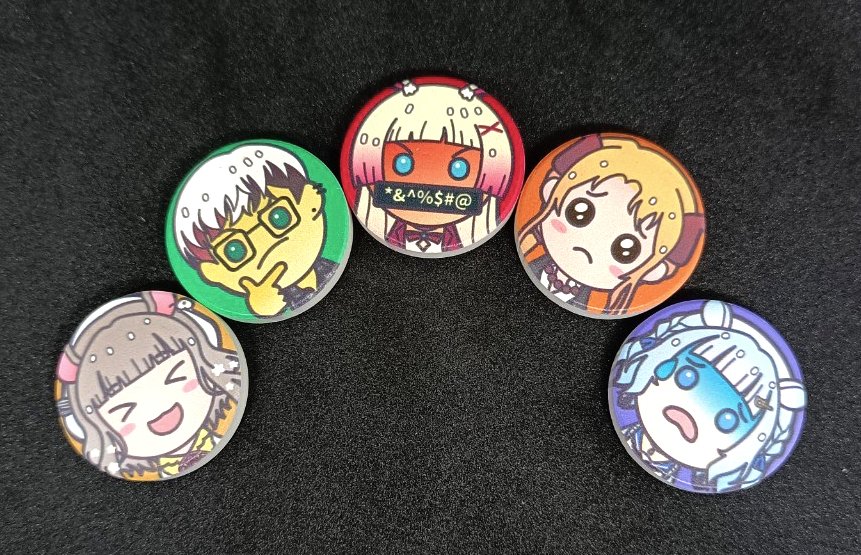 second2button's tweet photo. 【募資商品搶先看🚂】

今天扣編來與大家分享一些的商品照 ‼️
這也是燙金小卡首次露面，看完是不是更期待收到商品了呢 🥰
大家多多按讚轉發的話，也許扣編明天也會繼續分享喔 🫰

#列車上的化妝舞會 https://t.co/Mv1Yoi17pi