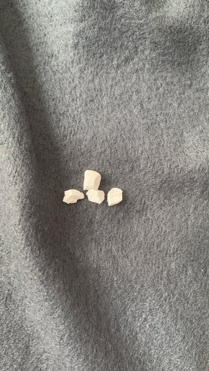 pov: no sabes tomar pastillas grandes