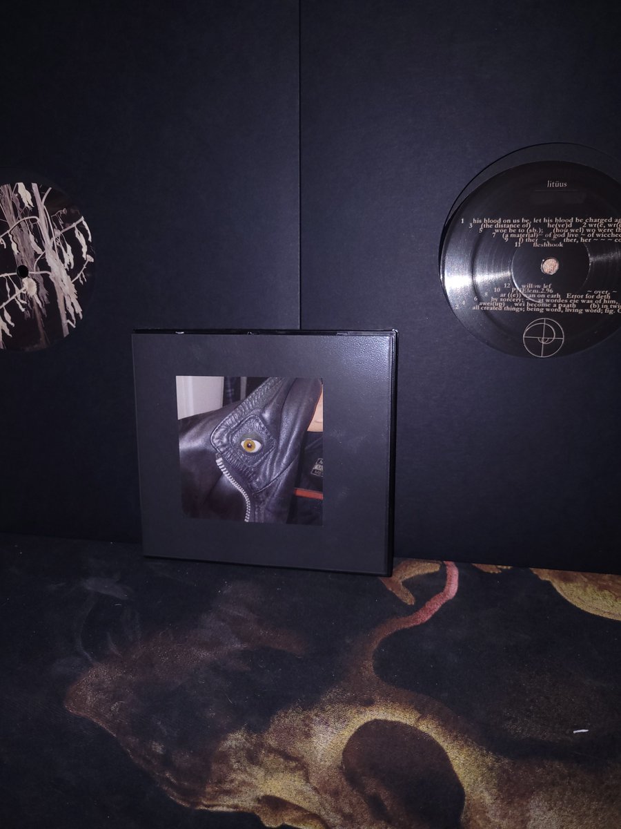 ChainedLibrary's tweet image. new LP & CD available today:
chainedlibrary.bandcamp.com/album/lit-us-f…
chainedlibrary.bandcamp.com/album/unnamed
