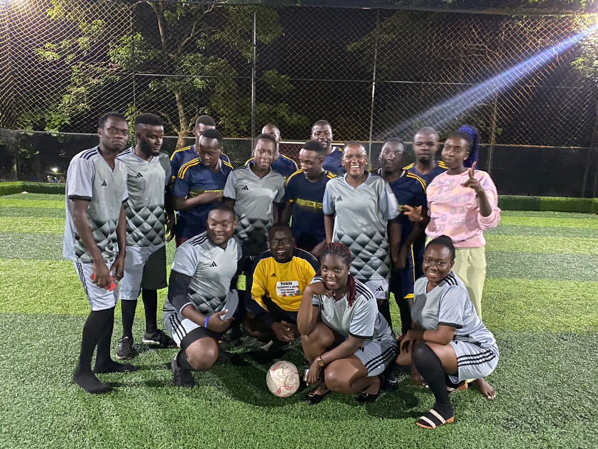 RCTmakindyeWest's tweet image. Isn't Rotaract fun? 

#Createhope 
#RctMakindyeWest 
#HonchosPRTeam