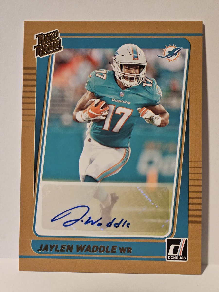 2021 Panini Donruss Football Jaylen Waddle Bronze SP Rated Rookie Auto 
 📈📈📈
#TradingCards #collect 
#JaylenWaddle
@CardPurchaser 
@D1__JW