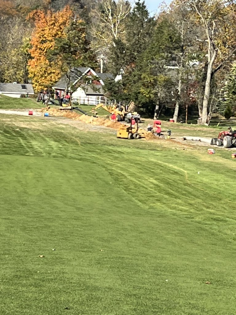 LuLuCountryClub's tweet image. 💦💦💦
🆕Irrigation work continues … holes 3-5 closed today.
@luluccagronomy @RuskJon @DennisPoiesz @hllr6 @dyndagolf 
#RestoringRoss
#LuluCC1912
#WinterProjects
#Golf