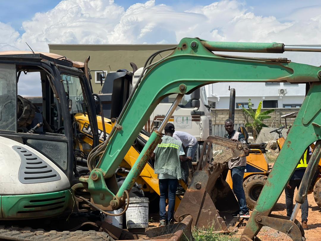 ClimateHouse's tweet image. Did you know that the construction industry is a major contributor to climate change? Building materials, energy consumption, and waste generation all play a role. It's crucial for the industry to adopt sustainable practices and use eco-friendly materials.
#Climatechangeaction