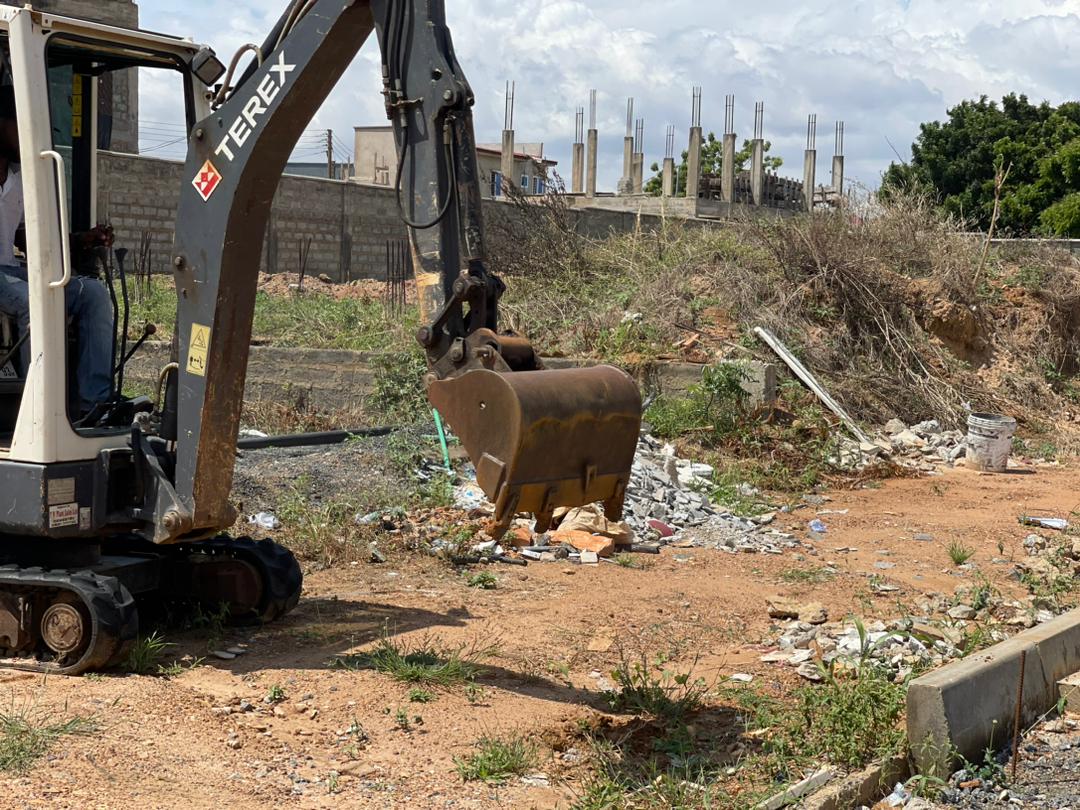 ClimateHouse's tweet image. Did you know that the construction industry is a major contributor to climate change? Building materials, energy consumption, and waste generation all play a role. It's crucial for the industry to adopt sustainable practices and use eco-friendly materials.
#Climatechangeaction