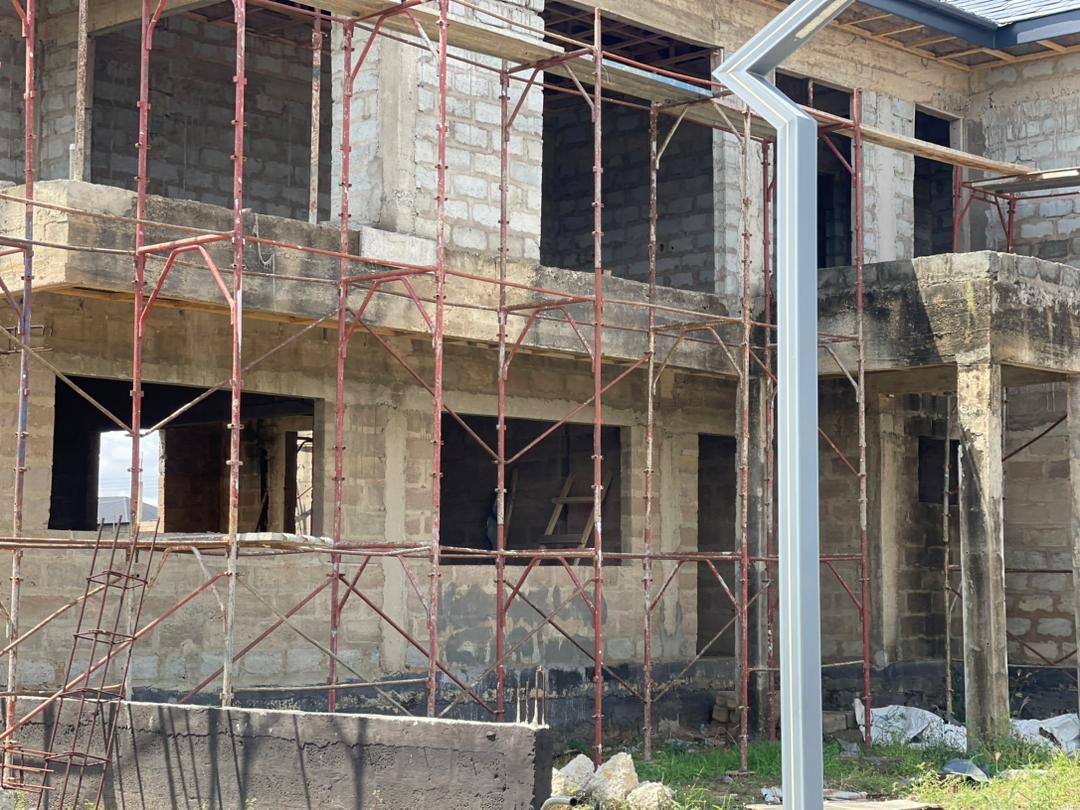 ClimateHouse's tweet image. Did you know that the construction industry is a major contributor to climate change? Building materials, energy consumption, and waste generation all play a role. It's crucial for the industry to adopt sustainable practices and use eco-friendly materials.
#Climatechangeaction