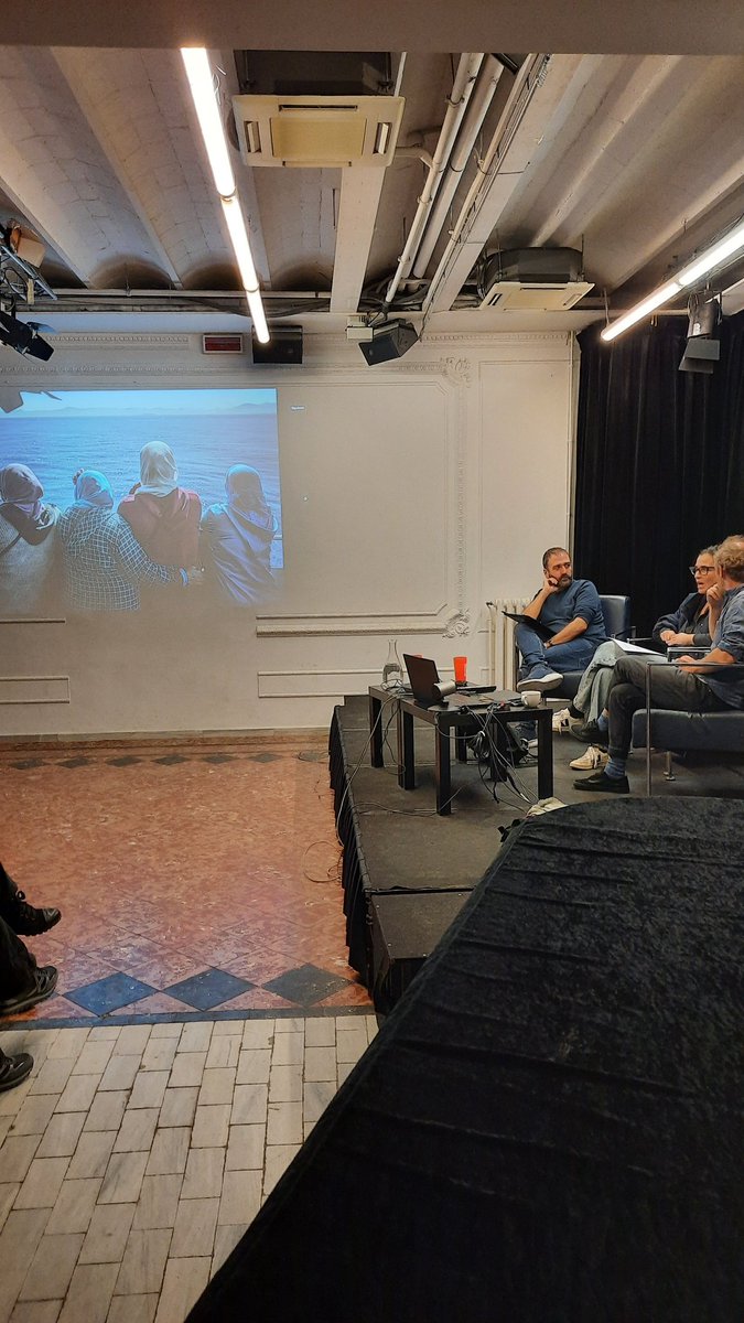 SSGRefugi's tweet photo. Inauguració  a @Casaorlandai  l'exposicio "Sobreviure als camps de maduixes"fotografías de @PabloTosco presentació de @MariaAltamira. Gràcies per ajudar-nos a prendre consciència d'aquesta realitat d'abusos sistemàtics a dones marroquines #JusticiaGlobalSSTG
@Bcn_SSTG https://t.co/g4eDwq7Ra8
