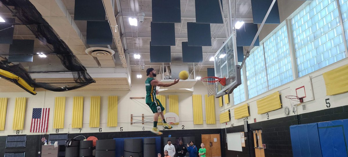 QuibbP's tweet photo. Quibbletown Extreme Baasketball Show! Great time...what a show! https://t.co/QQAq2WHT8v