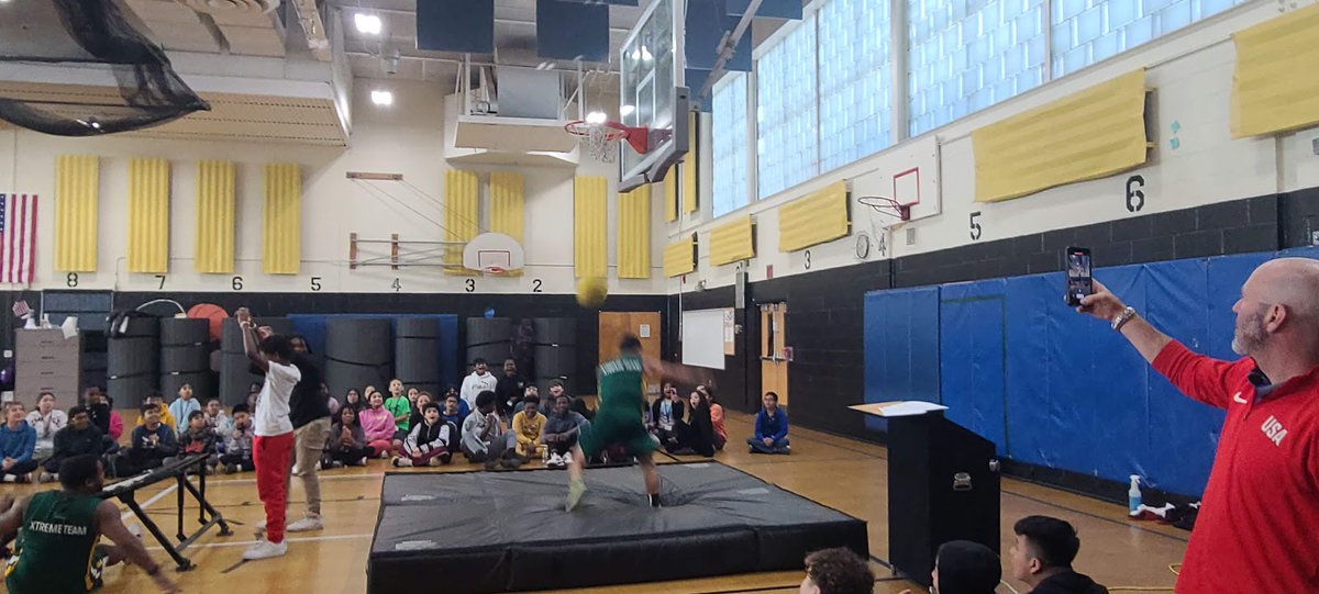 QuibbP's tweet photo. Quibbletown Extreme Baasketball Show! Great time...what a show! https://t.co/QQAq2WHT8v