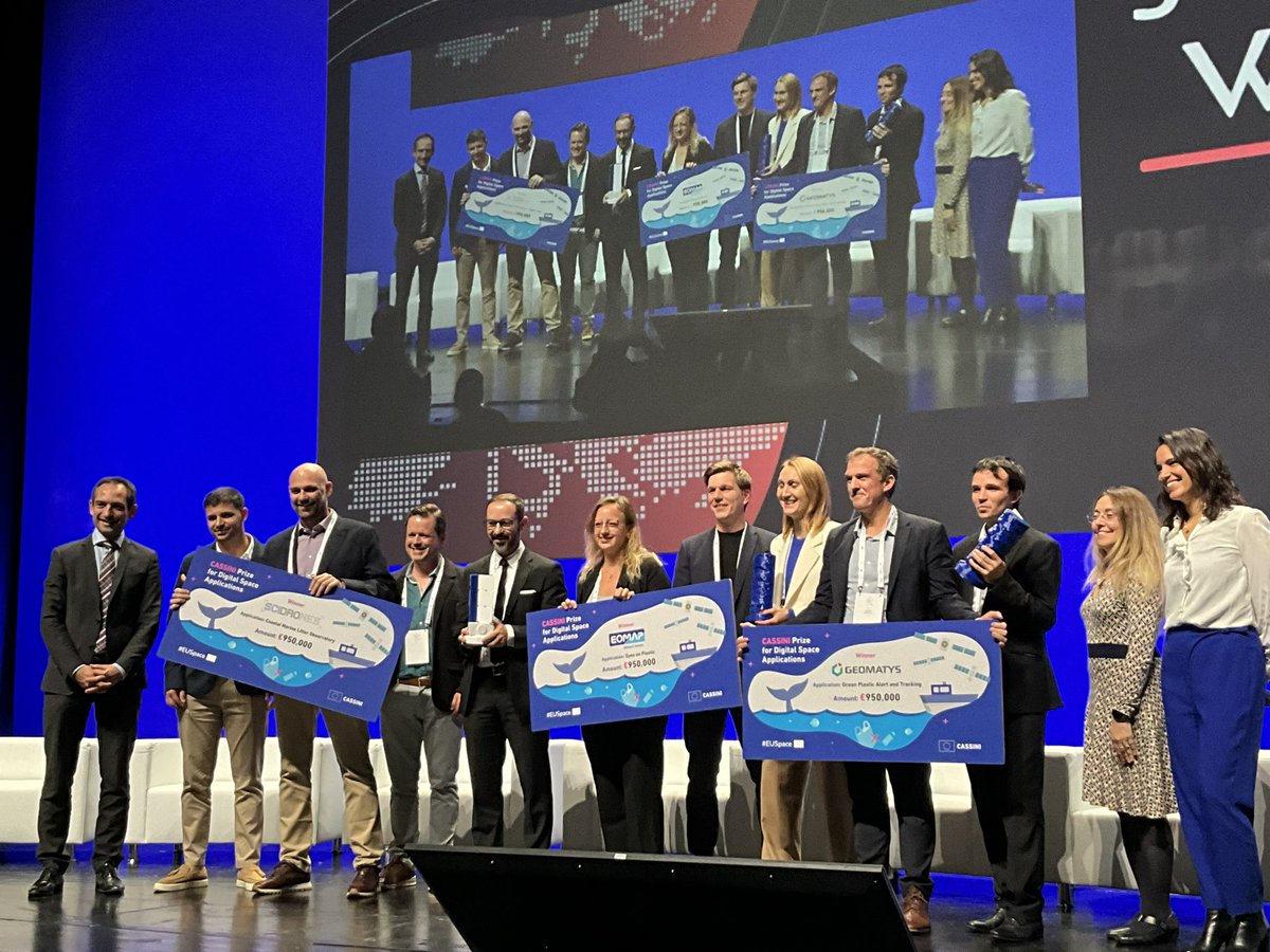 defis_eu's tweet image. #EUSW

The winners of the #CASSINI Maritime Prize have been announced tonight during the #EU Space Week 

🏆Congratulations to the innovators who develop #EUSpace-based solutions to address the critical issue of marine plastic pollution 🌊

🌟 Scidrones, Eomap and Geomatys