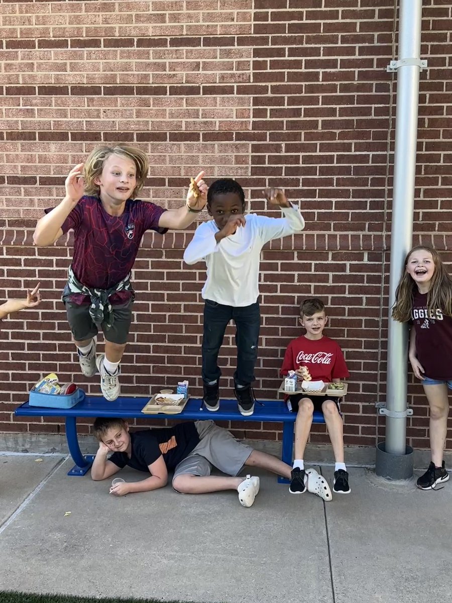 Enjoying a beautiful day with lunch outside! ☀️