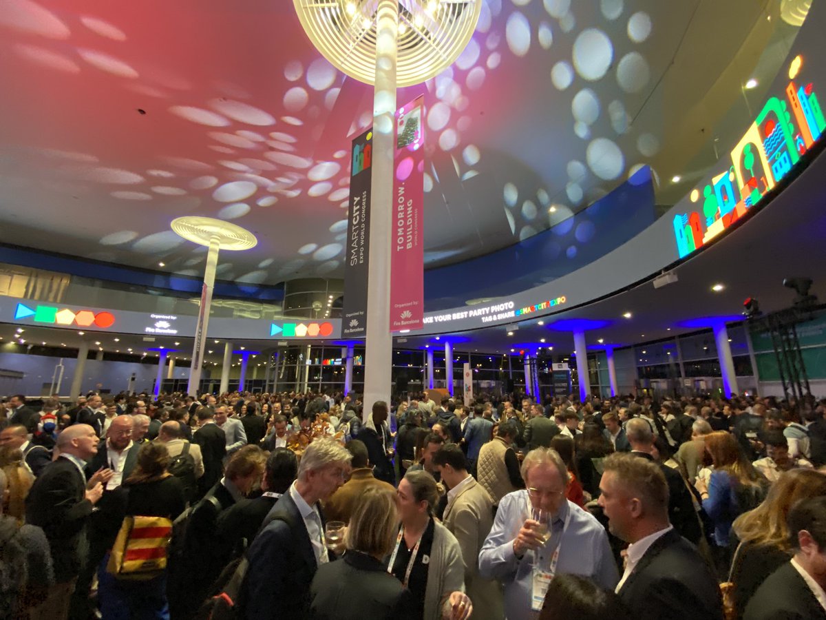 SaunierEric's tweet photo. And now party-time at @SmartCityexpo Barcelona! #smartcityexpo https://t.co/Fbtzuu67KR