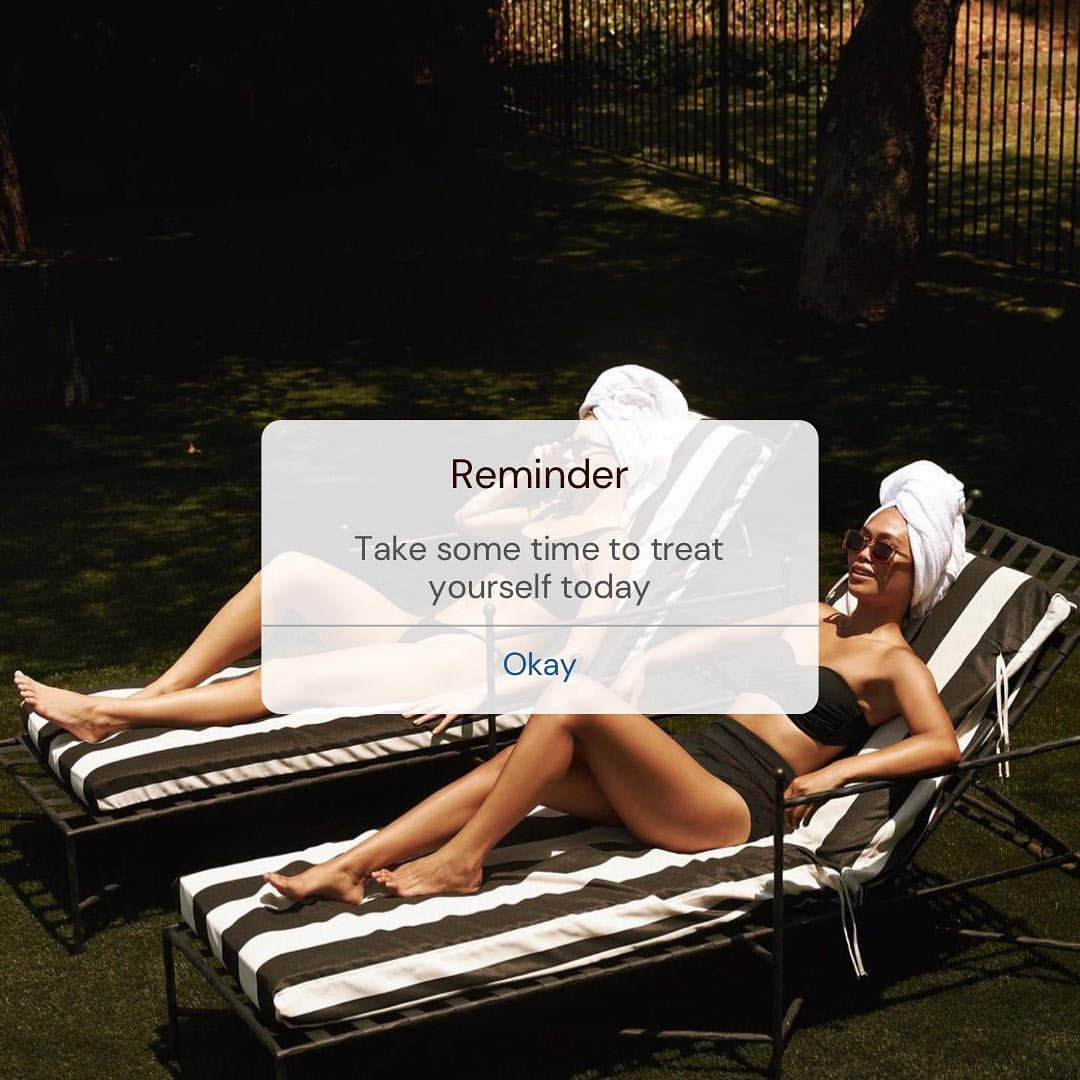 One-way ticket to paradise 🖤
#Planetbeauty #Beautybabe #Beauty #Treatyourself  #Vacation #Travel #Lifestyle #Living #Brunette #Salon #Hairstylist