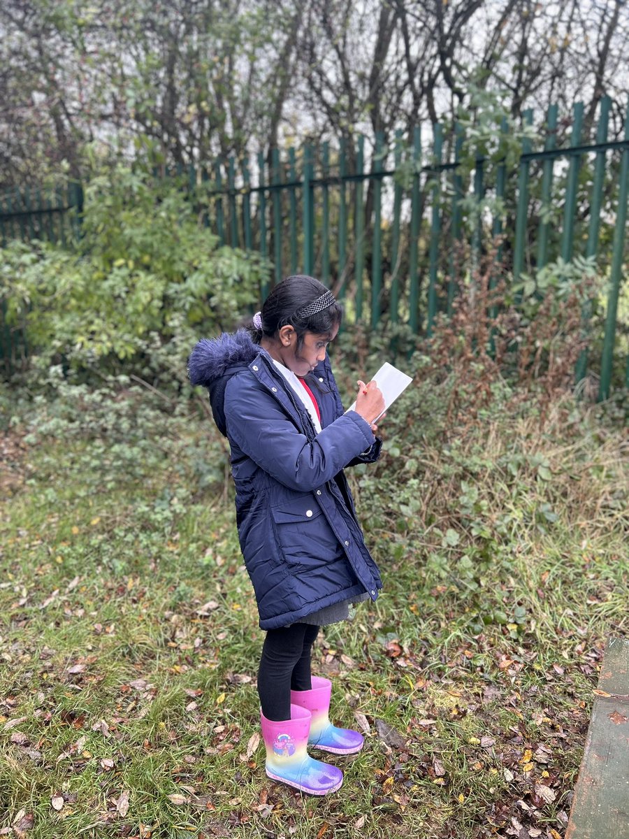 We got all wrapped up today and headed out to Forest School. We were sketching what we could see around us and we loved been outside. What a treat it was 🍂 #BGForestSchool #BGExtra