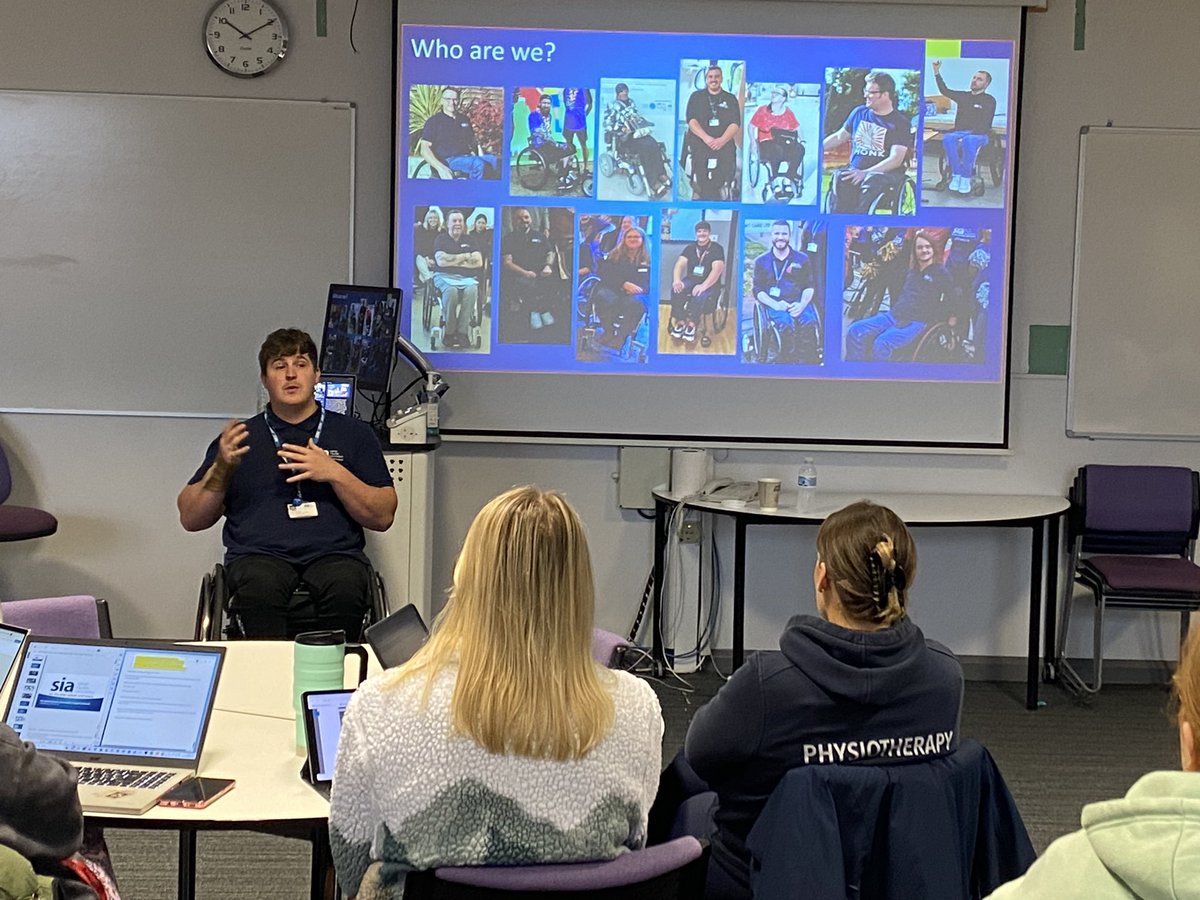 sharoncranePT's tweet photo. Bit of a delay in posting. Thank you for the wonderful Dave Eastham @spinalinjuries for coming into @UCLan @uclanphysio to talk to our 2nd year BSc Physio students about his SCI journey #bestlearning #makingitreal #futureworkforce https://t.co/yAXDKWaTIP