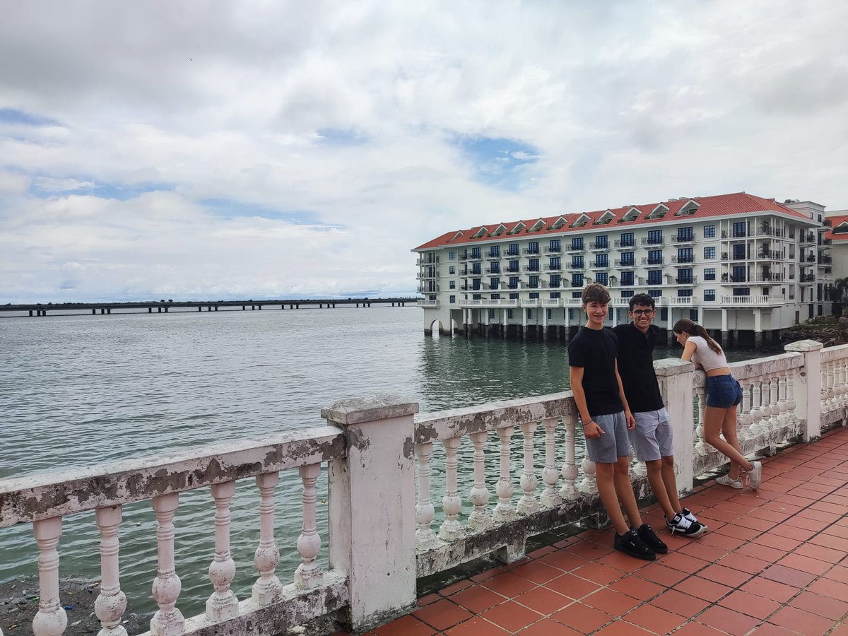 Begonazpiikas's tweet image. 📺🦾 Munduko #robotika #finalerako gure taldea badago Panaman. Zientzia euren zainetan dabil. Eutsi gogor, Garazi, Amaiur eta Galder erronka honetan. Gora zuek! 

#BegoñazpiEredua #ModeloBegoñazpi