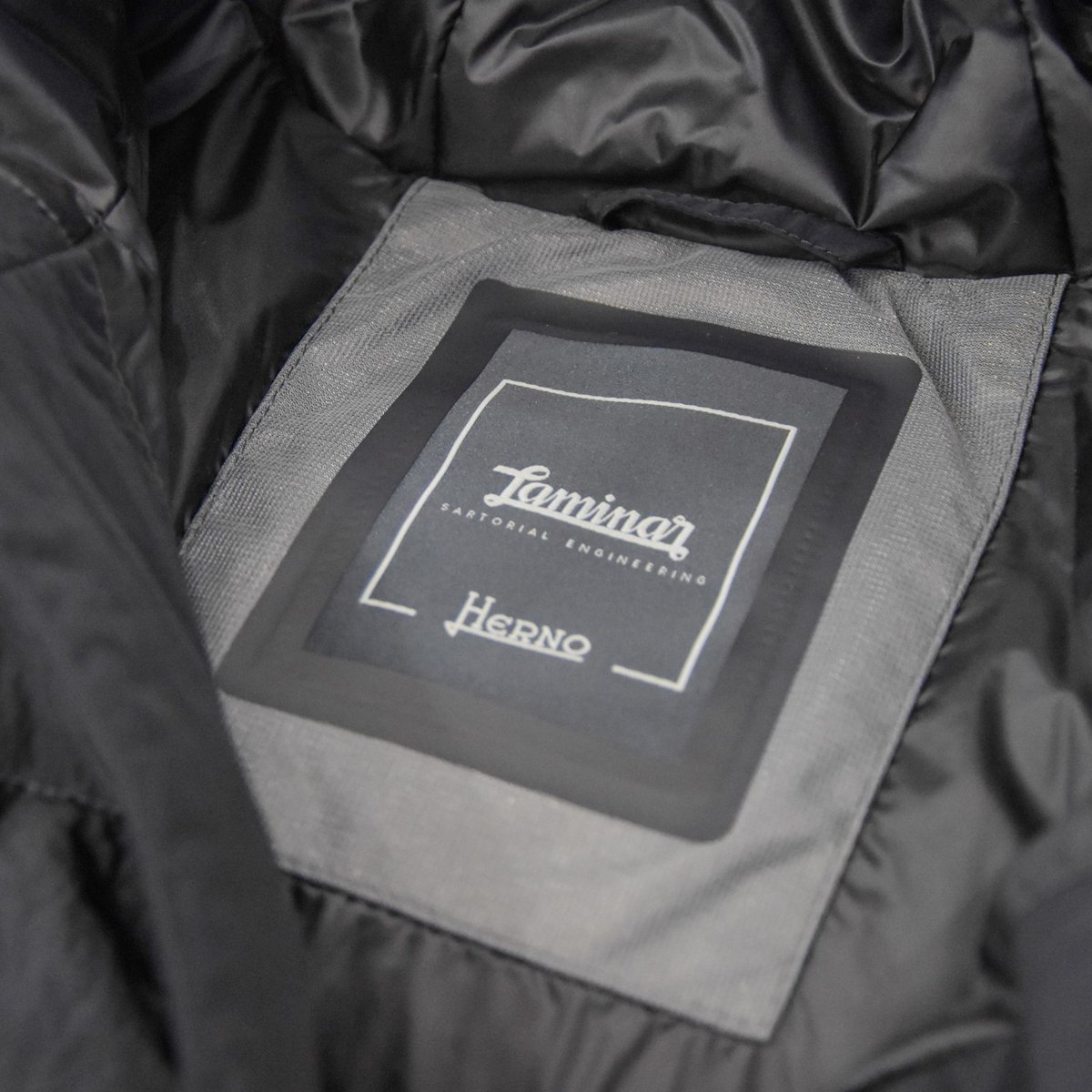 Uniontwentytwo's tweet photo. This Herno Reflector Fabric Quilted Jacket (Blue Scurro) is the perfect men's winter designer jacket. Combining comfort, quality and technical fabrics.
_________
#union22 #herno #mensouterwear #designerjacket #madeinitaly #wintercoat #hernojacket https://t.co/z0BgCCpU0W