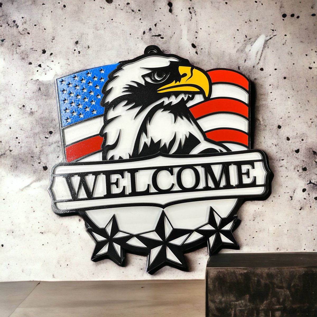 FreedomLinkUSA's tweet photo. We’re all looking for awesome presents and gift wishes. NguyenCraft Workshop provides All-American handmade options!

NguyenCraft is a home based business that crafts wooden flags, engraved hats &amp; tumblers, luxury cutting boards and tons more personalized gifts!! 🇺🇸 https://t.co/oLWtU8AlDR
