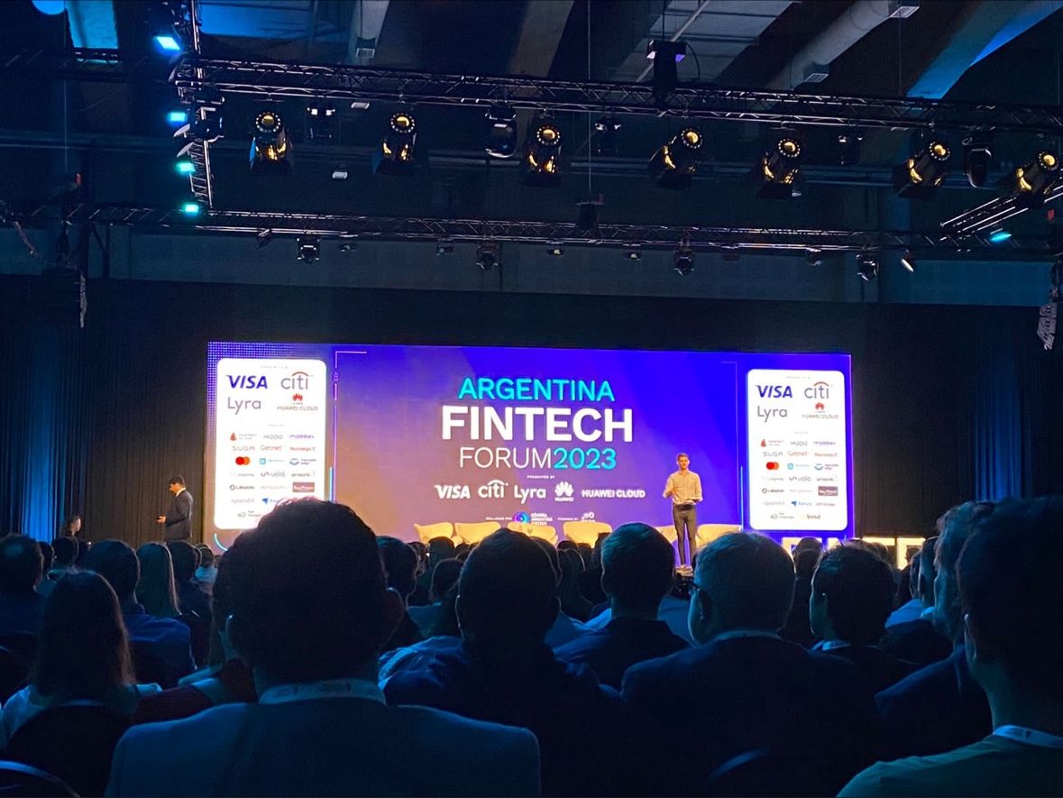 afluenta's tweet photo. Parte del team de Afluenta presente en #ArgentinaFintechForum 2023.
Un día de charlas, networking y contenido de vanguardia.
Agradecemos a la @camarafintechar por la invitación y por llevar a cabo este gran evento.
#Afluenta
#Fintech #ArgentinaFintechForum2023 https://t.co/lByEjDlQFx